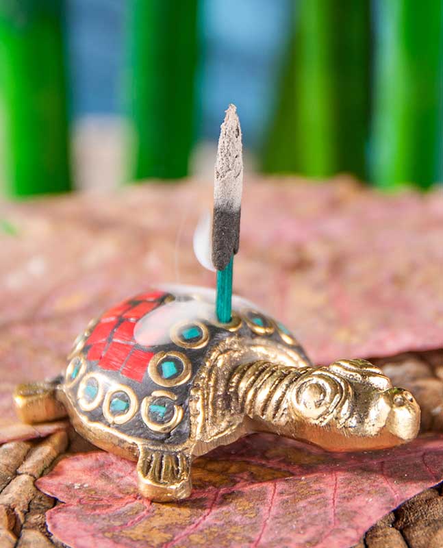 Räucherstäbchenhalter in Teirform, Schildkröte aus Messing