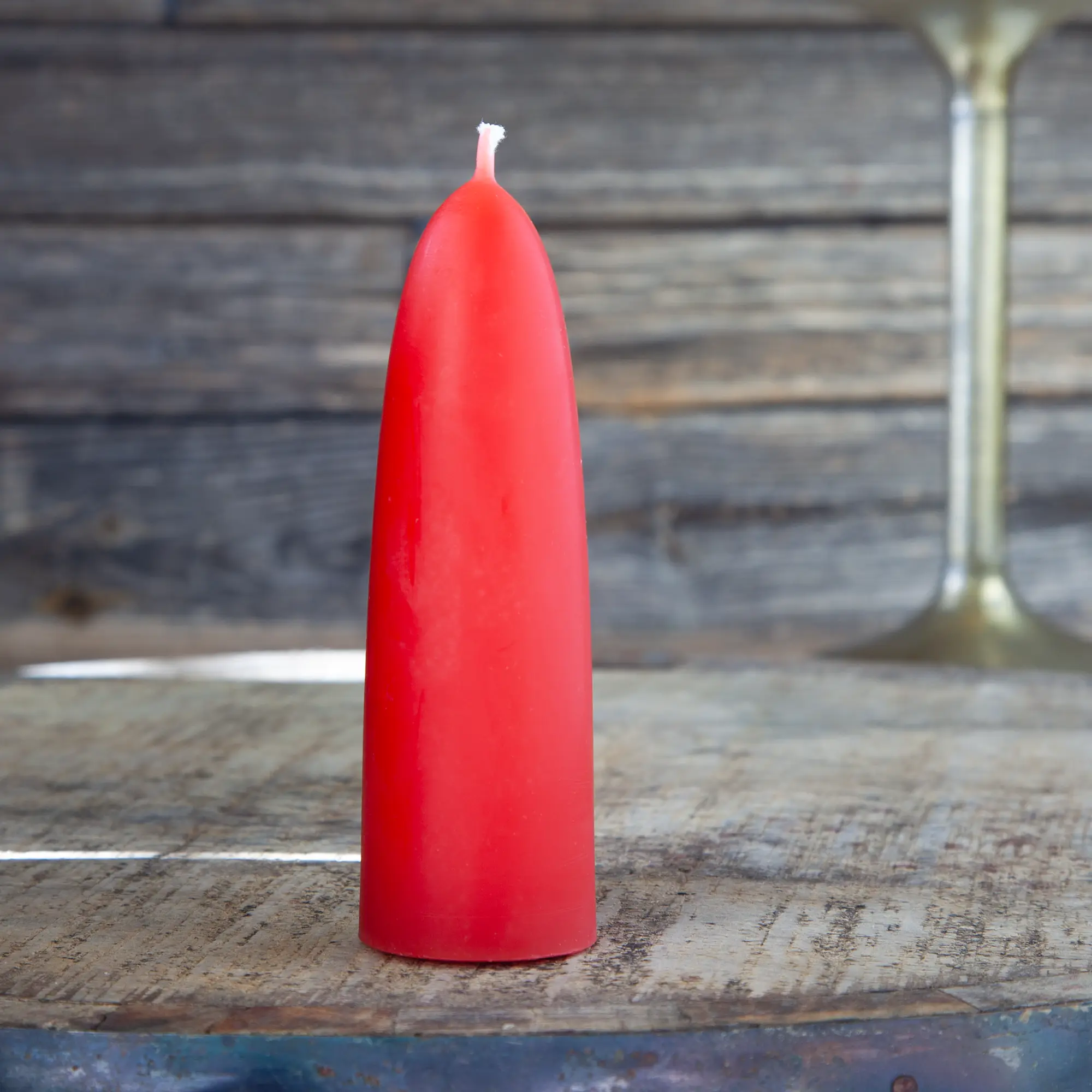 Bienenwachskerze im Kuppeldesign in rot