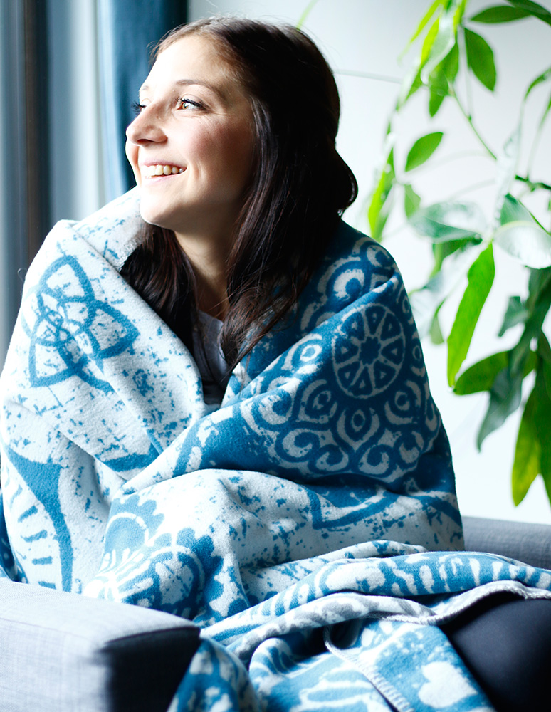 Wohlfühlen mit der Spirit of Om Kuscheldecke